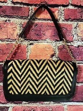 Cato Handbag P11 Chevron